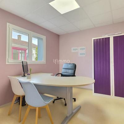 Local d'activité / Entrepôt - 190 m² - 8 pièces