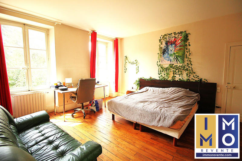 Maison - 458 m² - 11 pièces