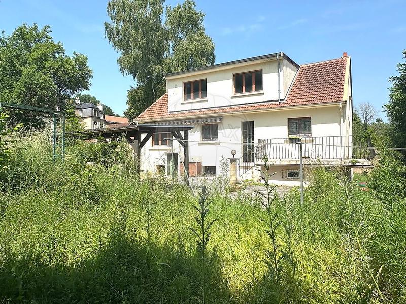 Maison - 181 m² - 9 pièces