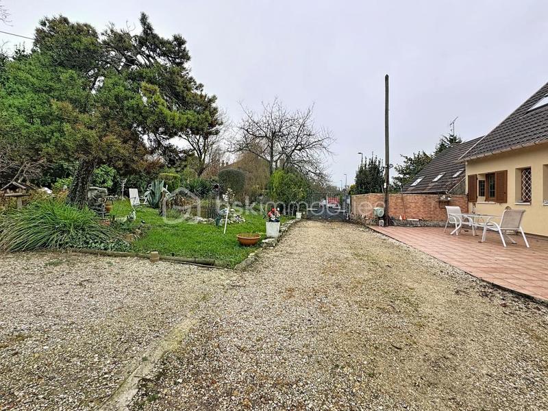 Propriété - 136 m² - 6 pièces