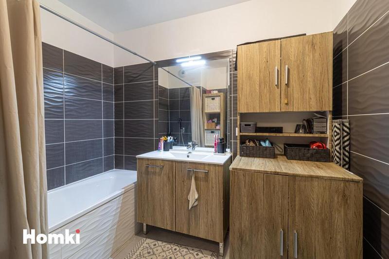 Appartement - 80 m² - 4 pièces