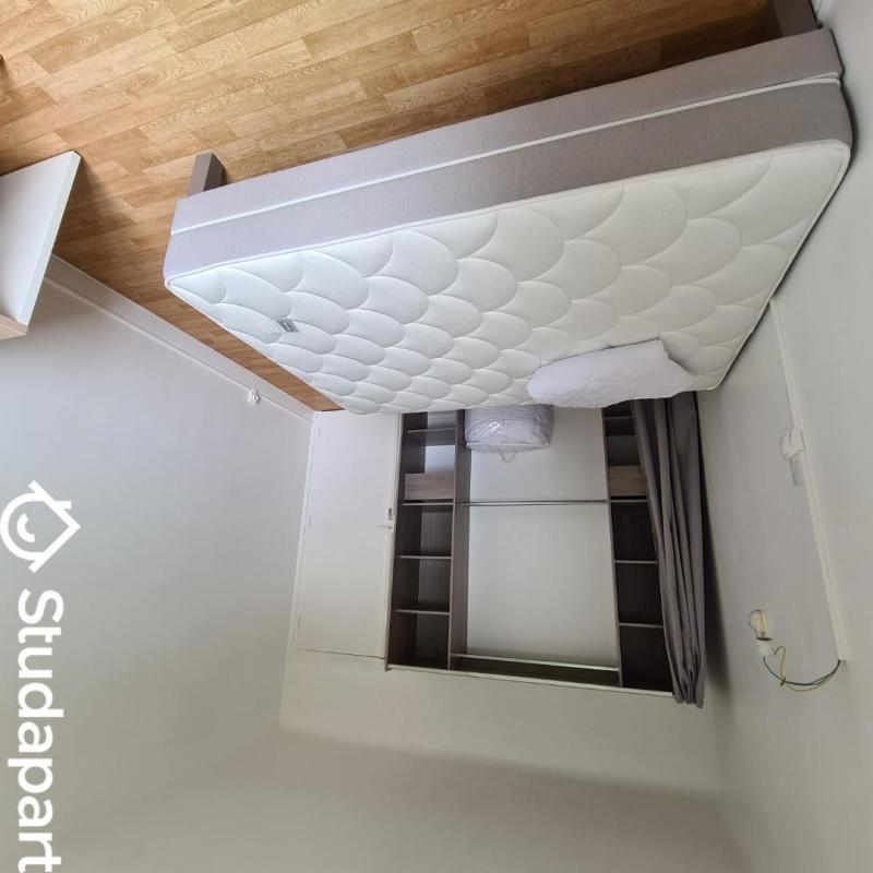 Chambre - 13 m² - 1 pièce