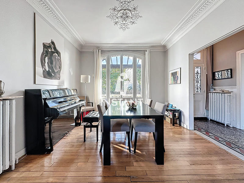 Maison - 190 m² - 8 pièces