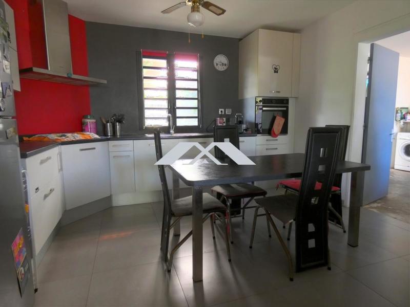 Maison traditionnelle - 94 m² - 4 pièces