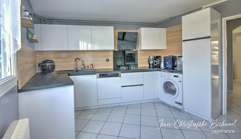 Appartement - 93 m² - 4 pièces