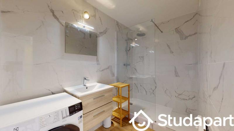 Chambre - 11 m² - 1 pièce