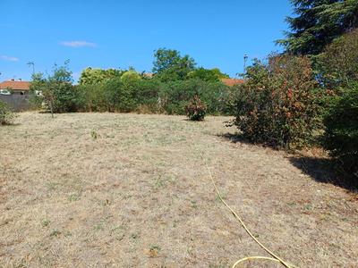 Terrain constructible - 850 m²