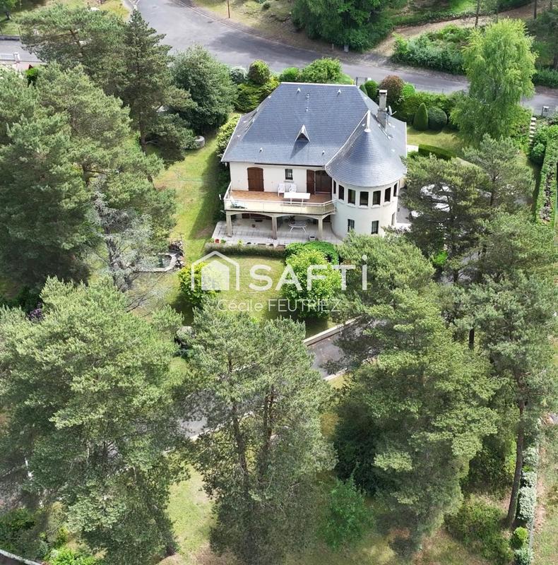 Maison - 231 m² - 6 pièces