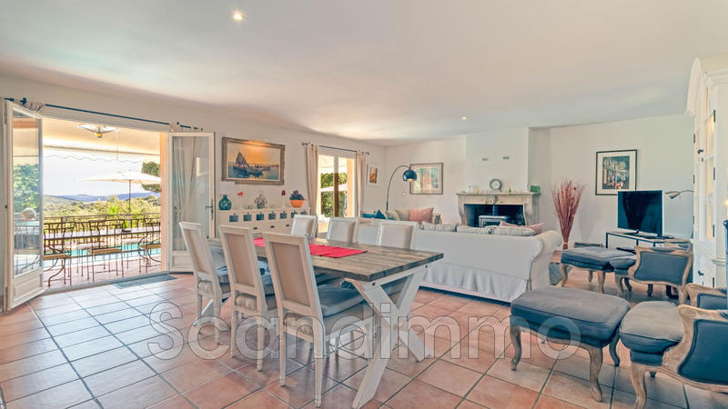 Maison - 180 m² - 5 pièces