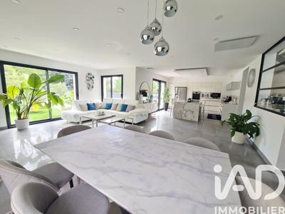 Maison - 188 m² - 9 pièces