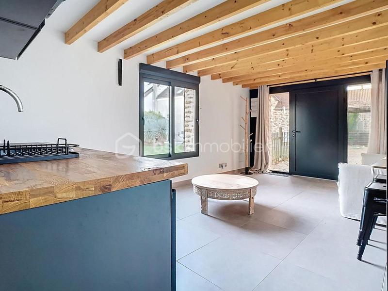 Maison - 202 m² - 6 pièces