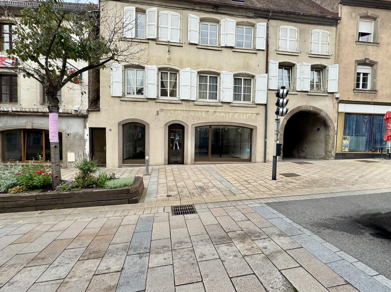 Local commercial - 80 m² - 4 pièces