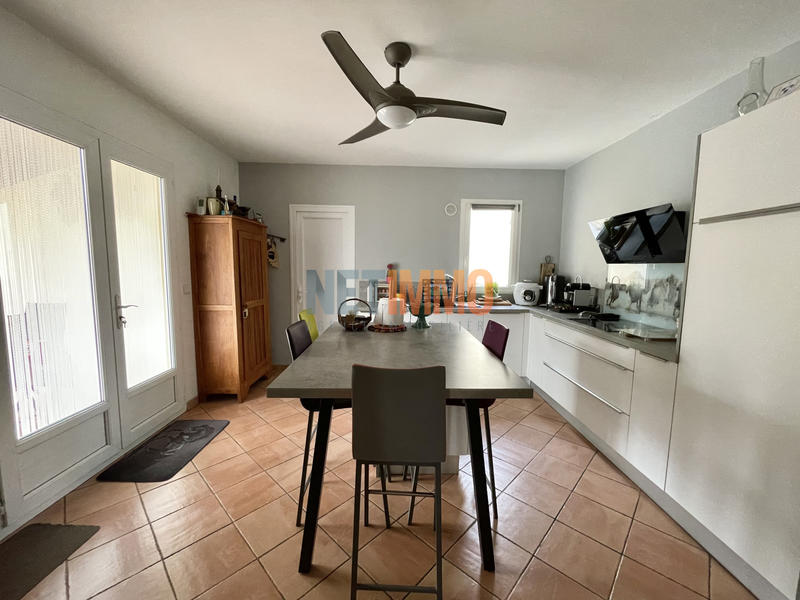 Villa - 200 m² - 9 pièces