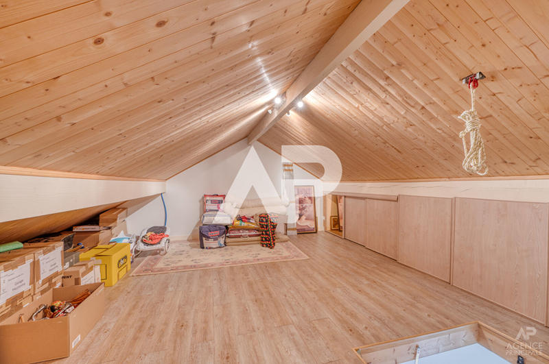 Maison - 179 m² - 7 pièces