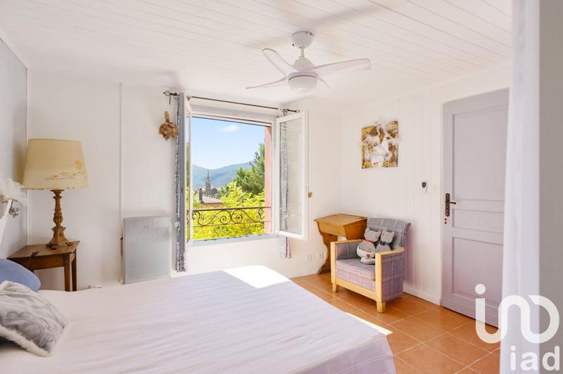 Maison - 180 m² - 7 pièces