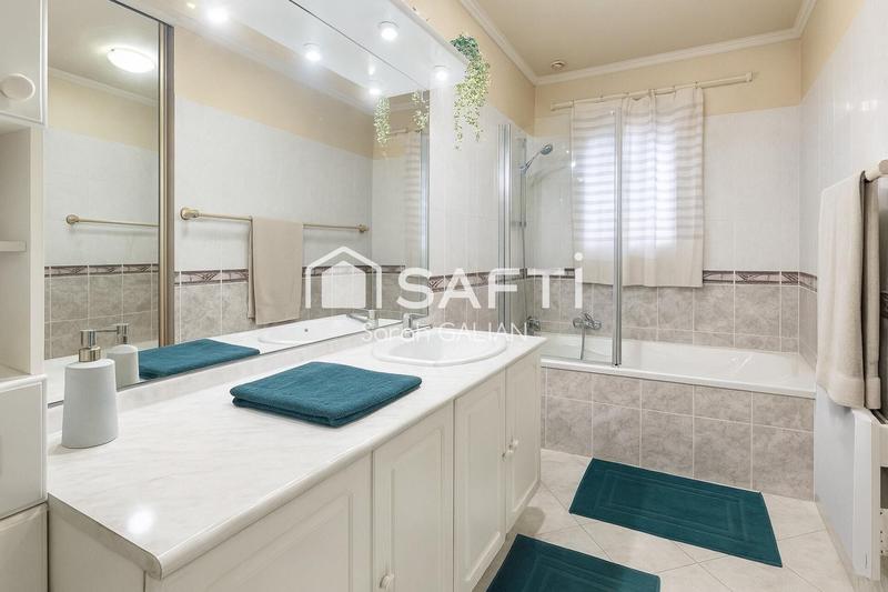 Maison - 171 m² - 7 pièces