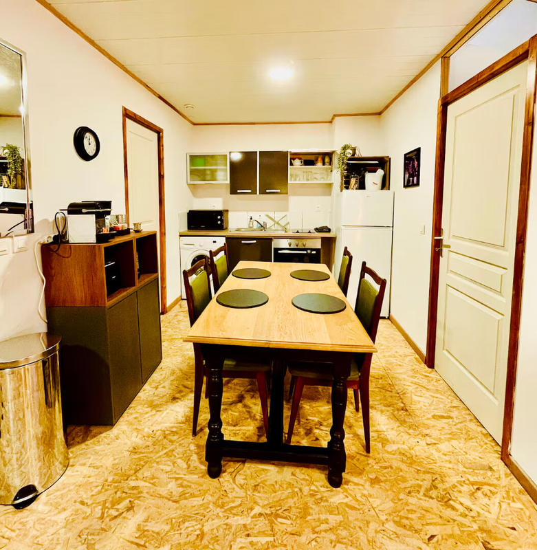 Local commercial - 242 m² - 10 pièces