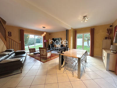 Maison - 236 m² - 6 pièces