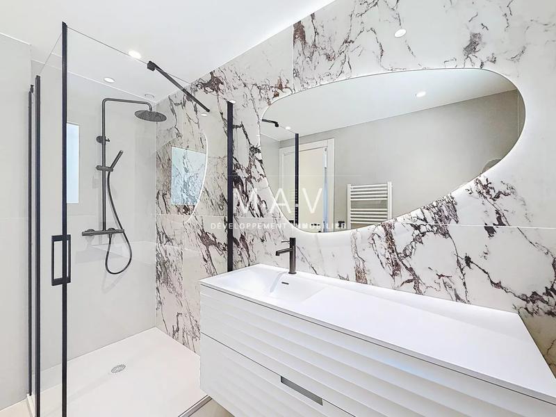 Villa - 190 m² - 6 pièces