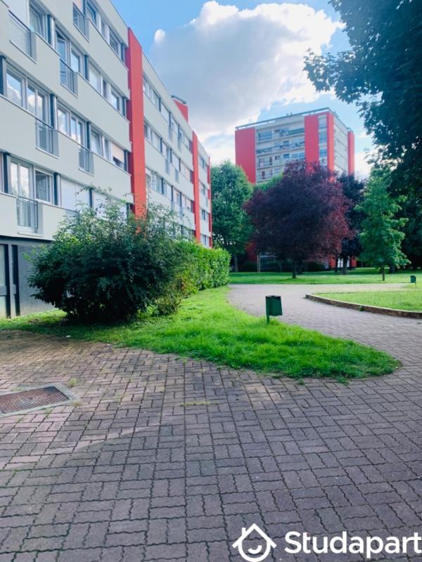 Chambre - 11 m² - 1 pièce