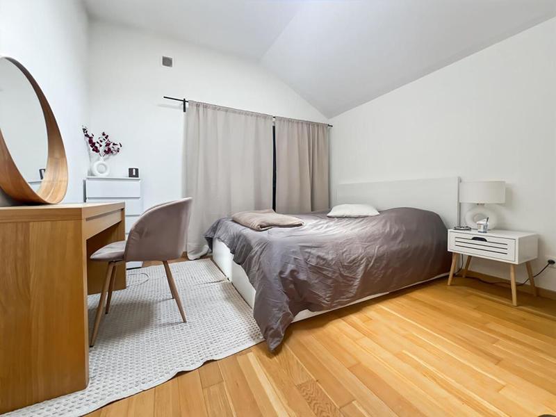 Loft - 345 m² - 8 pièces