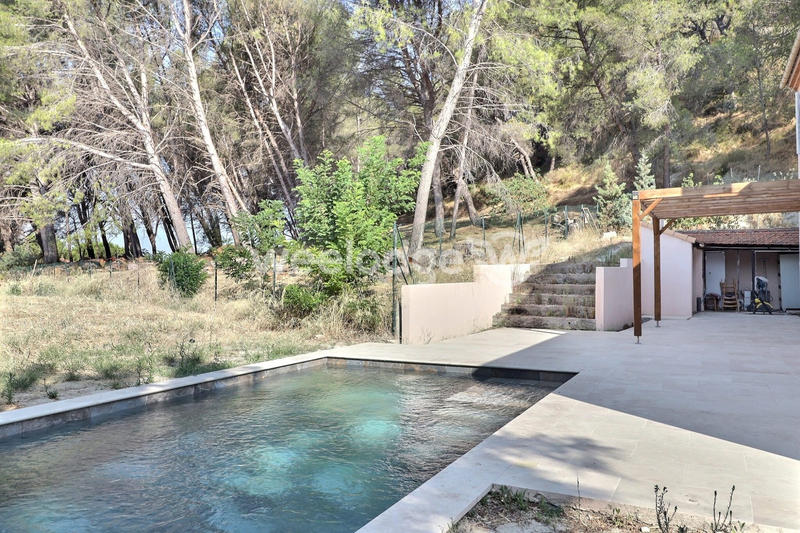 Maison traditionnelle - 174 m² - 7 pièces