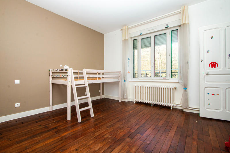 Maison - 213 m² - 7 pièces