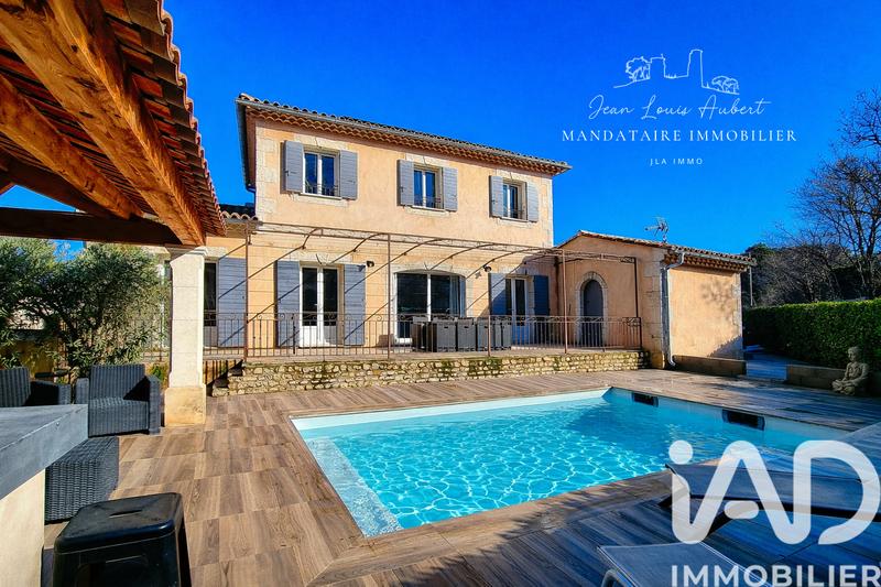 Maison - 122 m² - 5 pièces