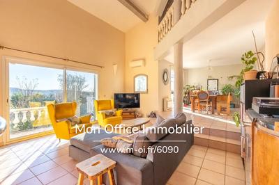 Maison - 165 m² - 6 pièces