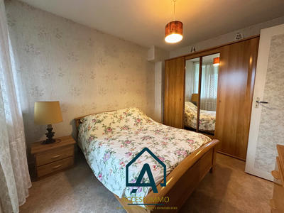 Maison - 85 m² - 9 pièces