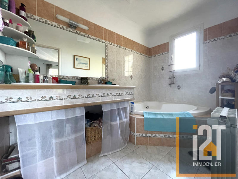 Maison - 200 m² - 6 pièces