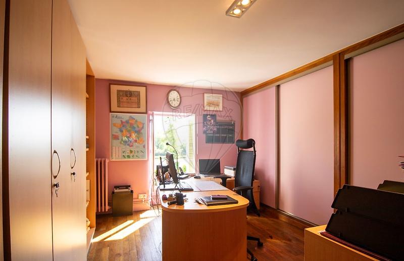 Propriété - 235 m² - 11 pièces