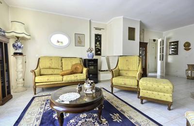 Maison - 184 m² - 8 pièces