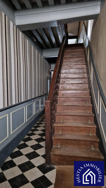 Maison - 250 m² - 10 pièces