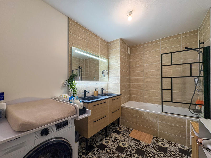 Appartement - 77 m² - 3 pièces