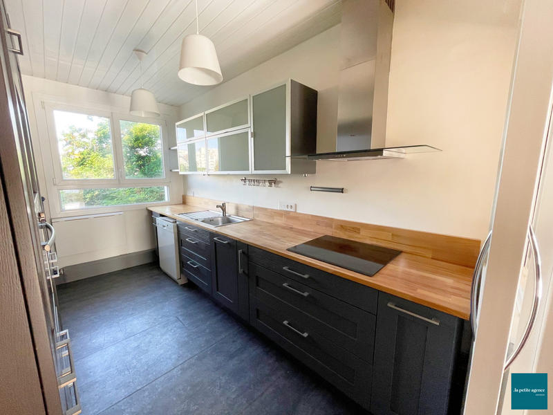 Appartement - 127 m² - 6 pièces