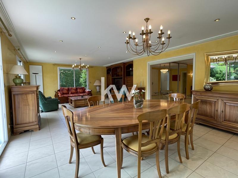 Maison d'architecte - 257 m² - 6 pièces