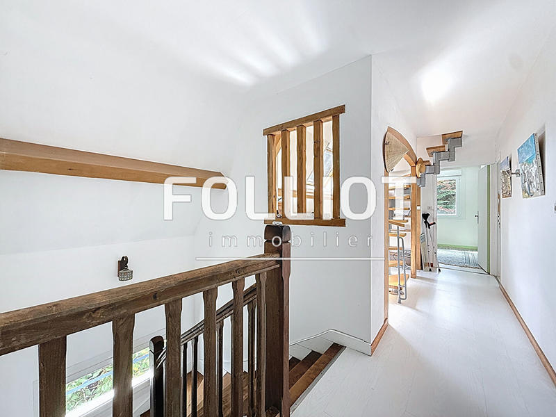 Maison - 180 m² - 8 pièces