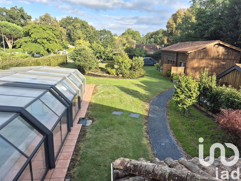 Maison - 220 m² - 6 pièces