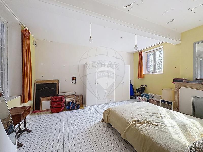 Maison - 246 m² - 8 pièces