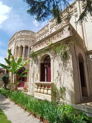 Hôtel particulier - 210 m² - 7 pièces