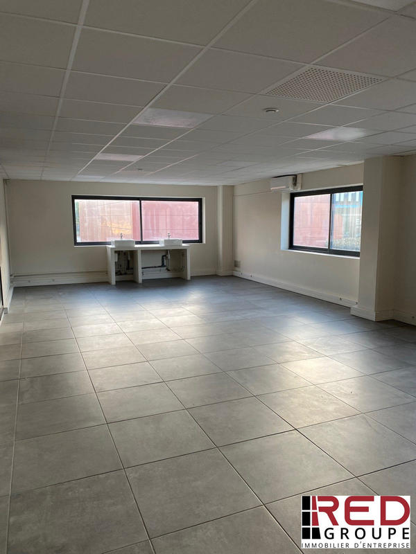 Local d'activités - 172 m²