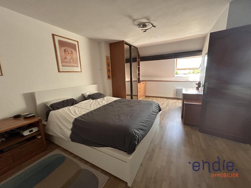 Maison - 187 m² - 10 pièces