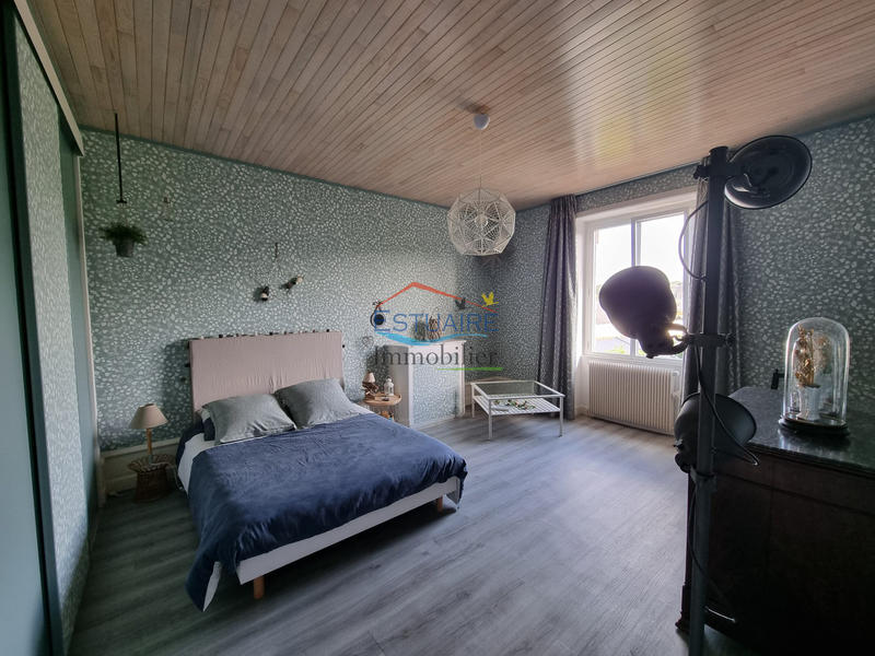 Maison - 239 m² - 10 pièces