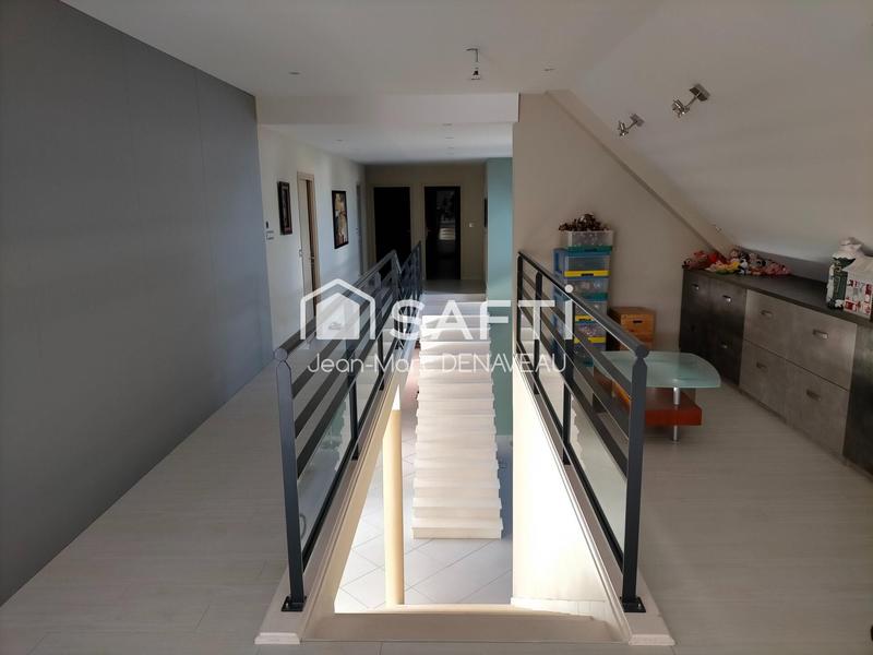 Maison - 448 m² - 9 pièces