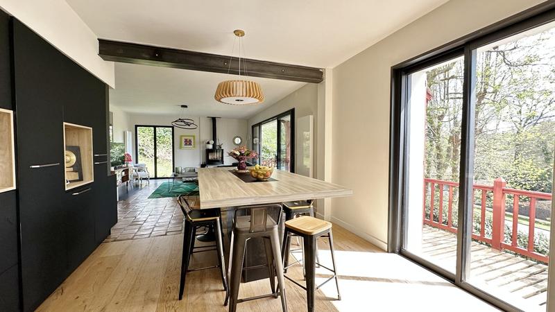 Maison contemporaine - 153 m² - 7 pièces