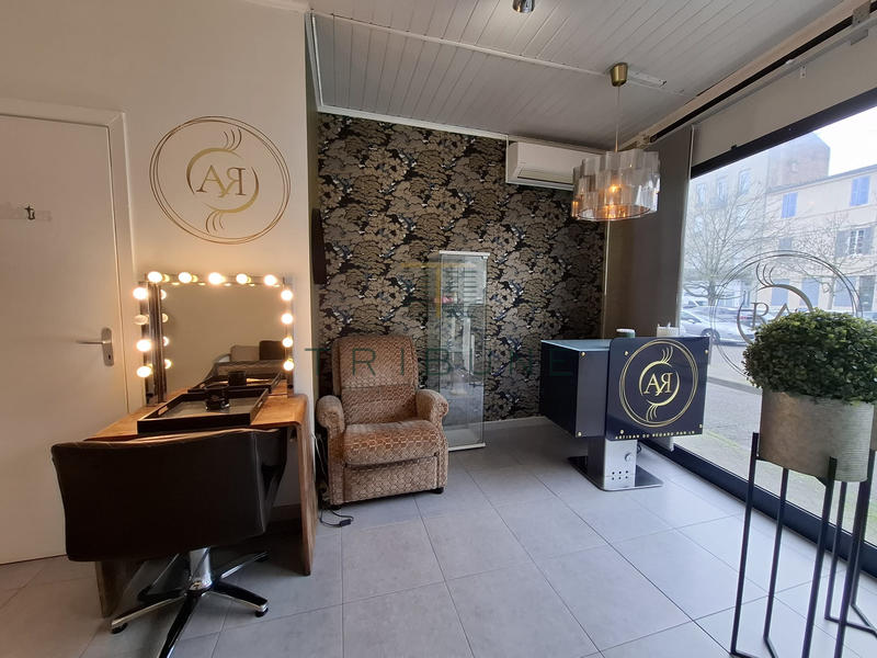 Local commercial - 130 m² - 2 pièces