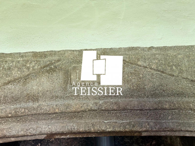 Maison - 216 m² - 12 pièces