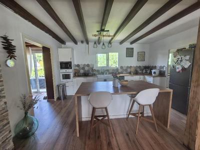 Maison - 200 m² - 10 pièces