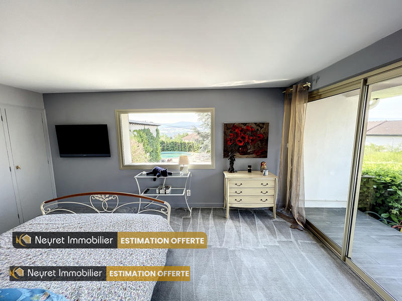 Villa - 225 m² - 8 pièces